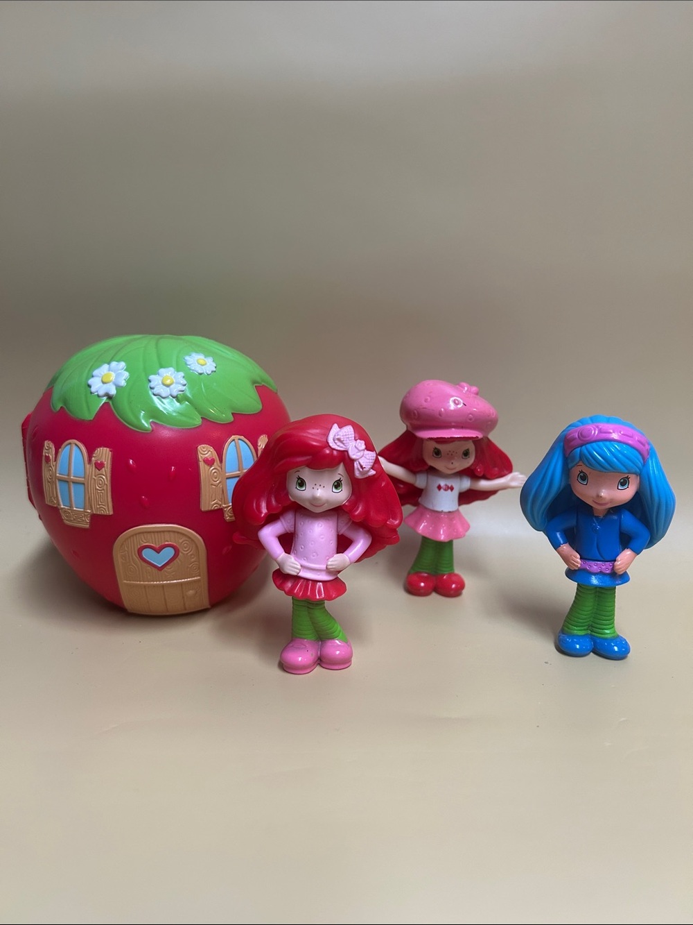 Strawberry shortcake figures 2010 McDonalds 4” Tall with storage case